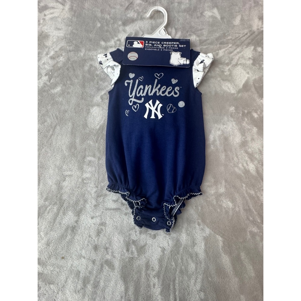 MLB New York Yankees 3 Piece Creeper Bib and Bootie Set Navy Blue 3-6 Months